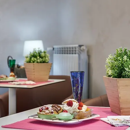 לינה וארוחת בוקר Dreamsrome 4*